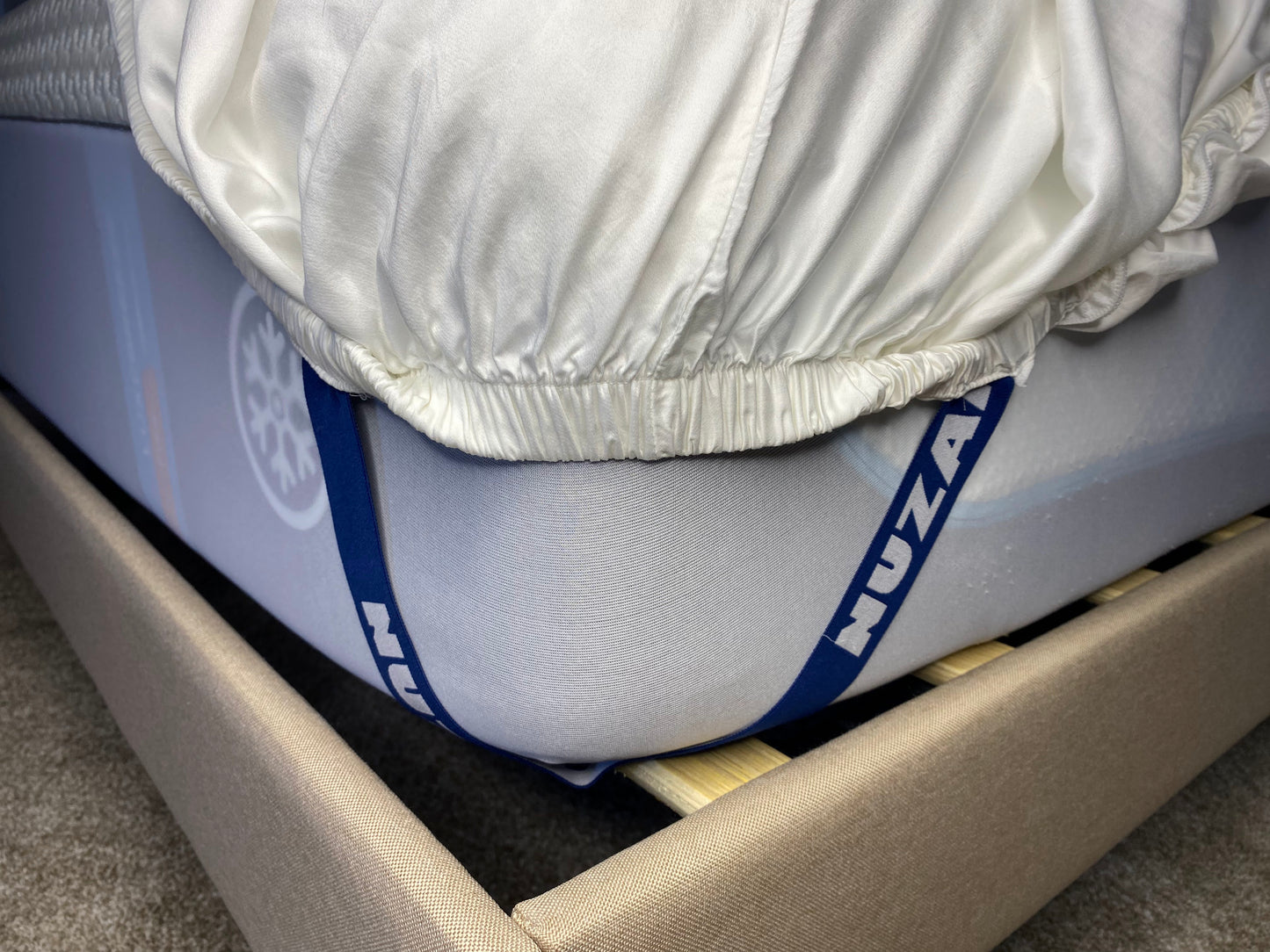 King Size White Fitted Flat Sheet Set